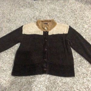 Cute button up sweater!!